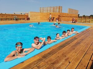 Obóz rekreacyjno-sportowy w Łebie basen