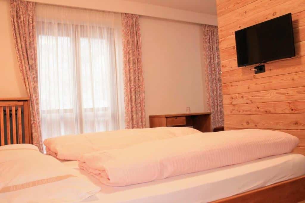 Hotel-Carlone-pokój